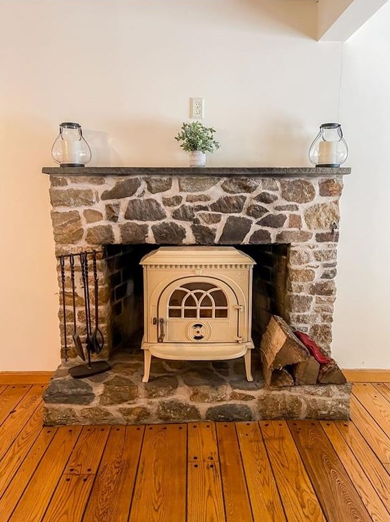 353 Matteson Rd, Scituate RI  02831-1614 exterior