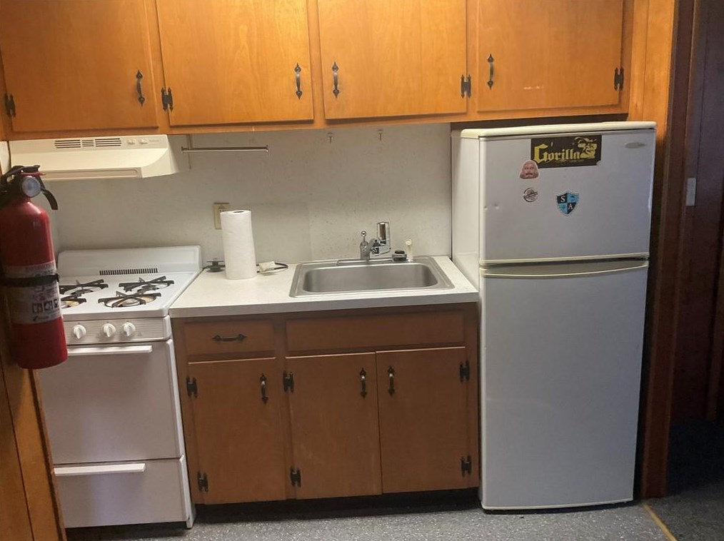 1078 Main St Apt C, West Warwick, RI