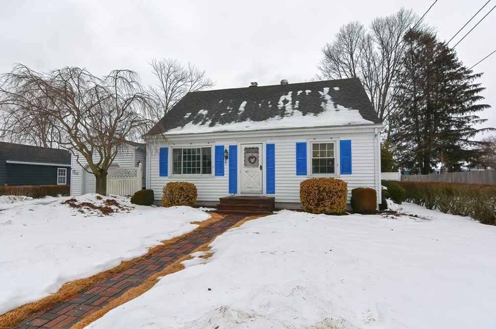 60 Fatima Dr, Warren, RI 02885