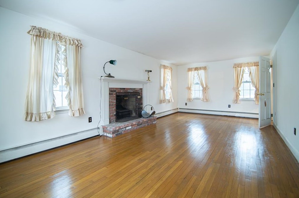 349 Sowams Rd, Barrington, RI 02806