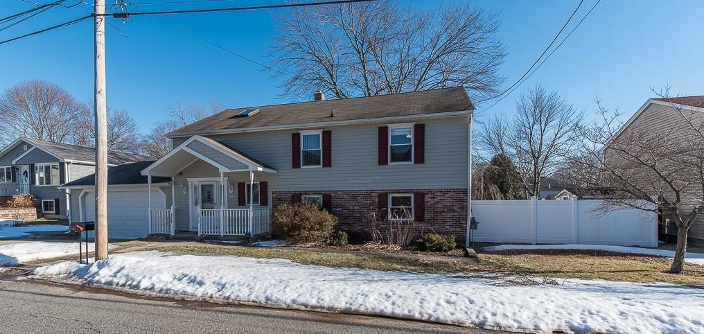22 Valley St, Cumberland, RI 02864