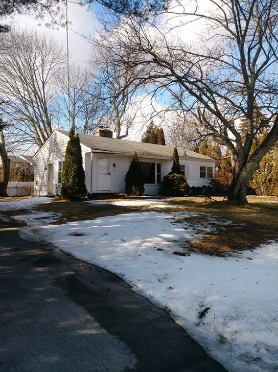 50 Elton Cir, Cranston, RI 02921