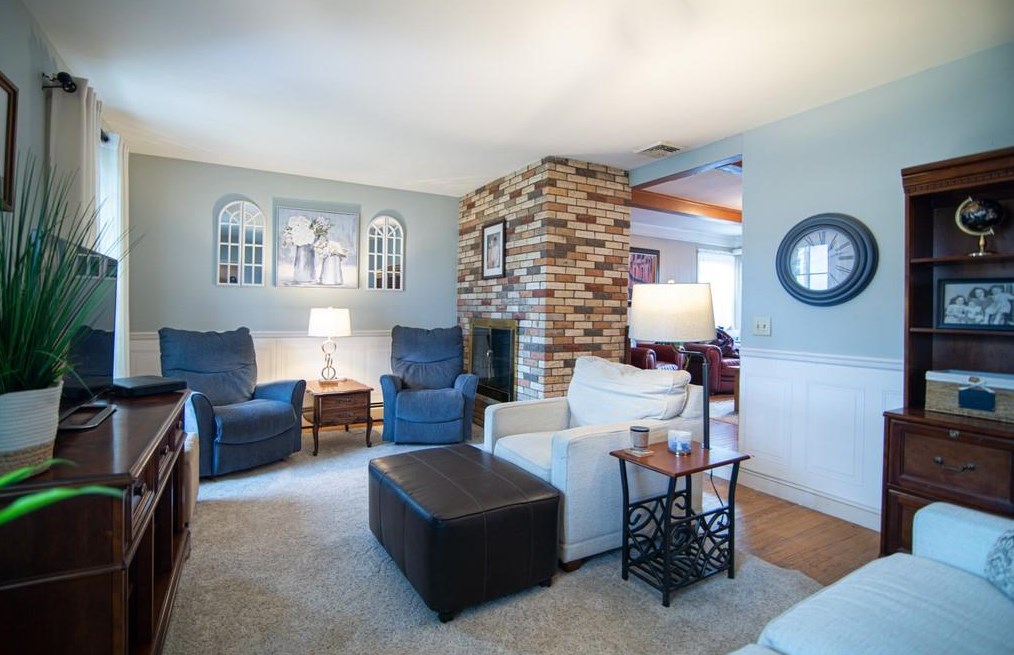 78 Garfield St, Providence, RI 02904-3628