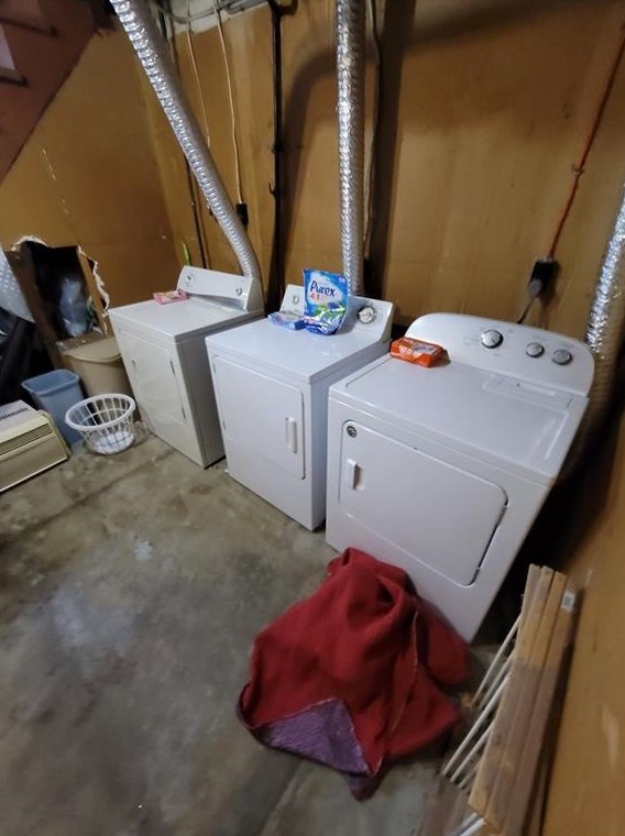 156 Yeoman Ave, Cranston RI 02920-2129 exterior