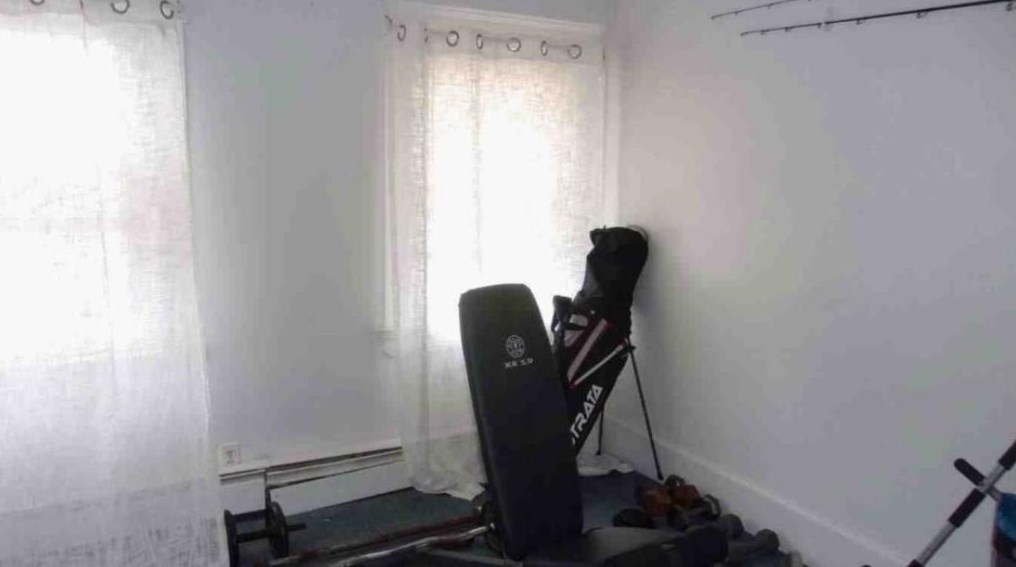 156 Yeoman Ave, Cranston RI 02920-2129 exterior