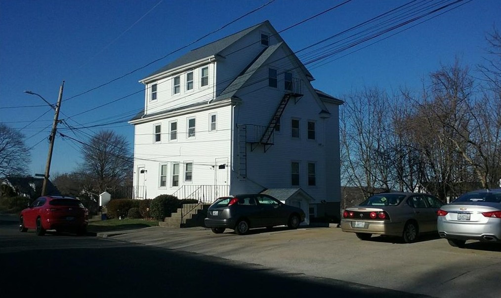156 Yeoman Ave, Cranston RI 02920-2129 exterior