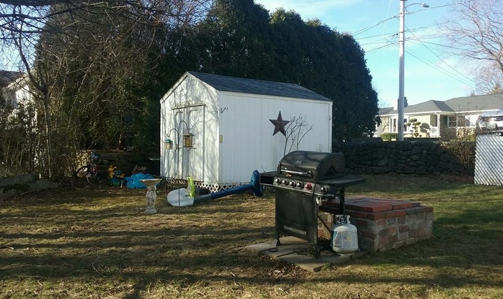 156 Yeoman Ave, Cranston RI 02920-2129 exterior