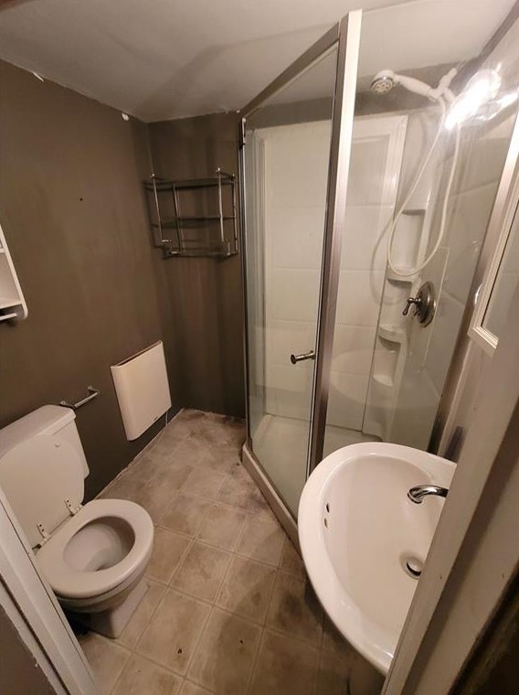 156 Yeoman Ave, Cranston RI 02920-2129 exterior