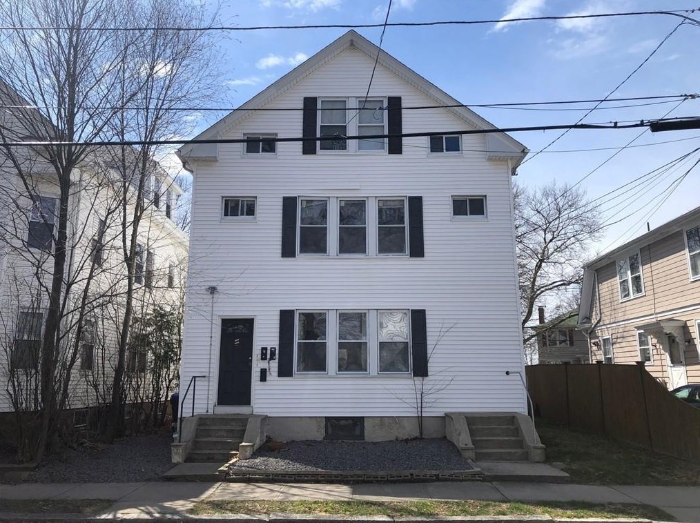 105 4th St, North Providence, RI 02906