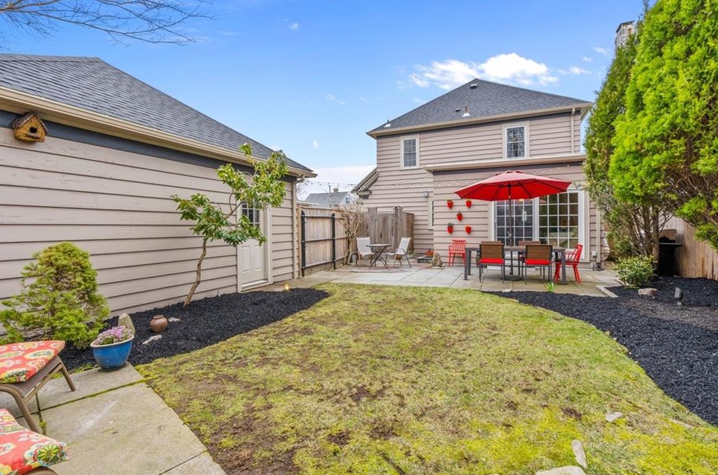 128 Shirley Blvd, Cranston RI 02910-3326 exterior