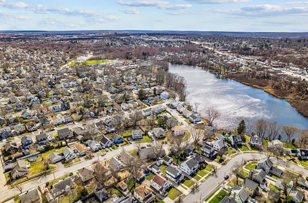 128 Shirley Blvd, Cranston RI 02910-3326 exterior