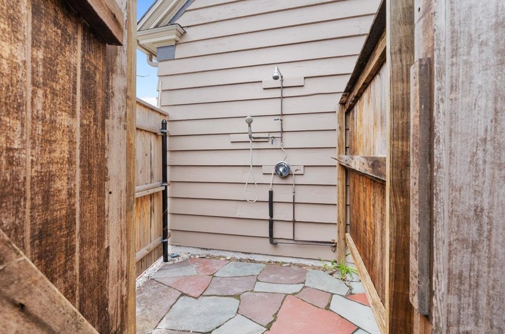 128 Shirley Blvd, Cranston RI 02910-3326 exterior