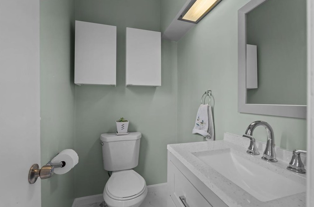 128 Shirley Blvd, Cranston RI 02910-3326 exterior