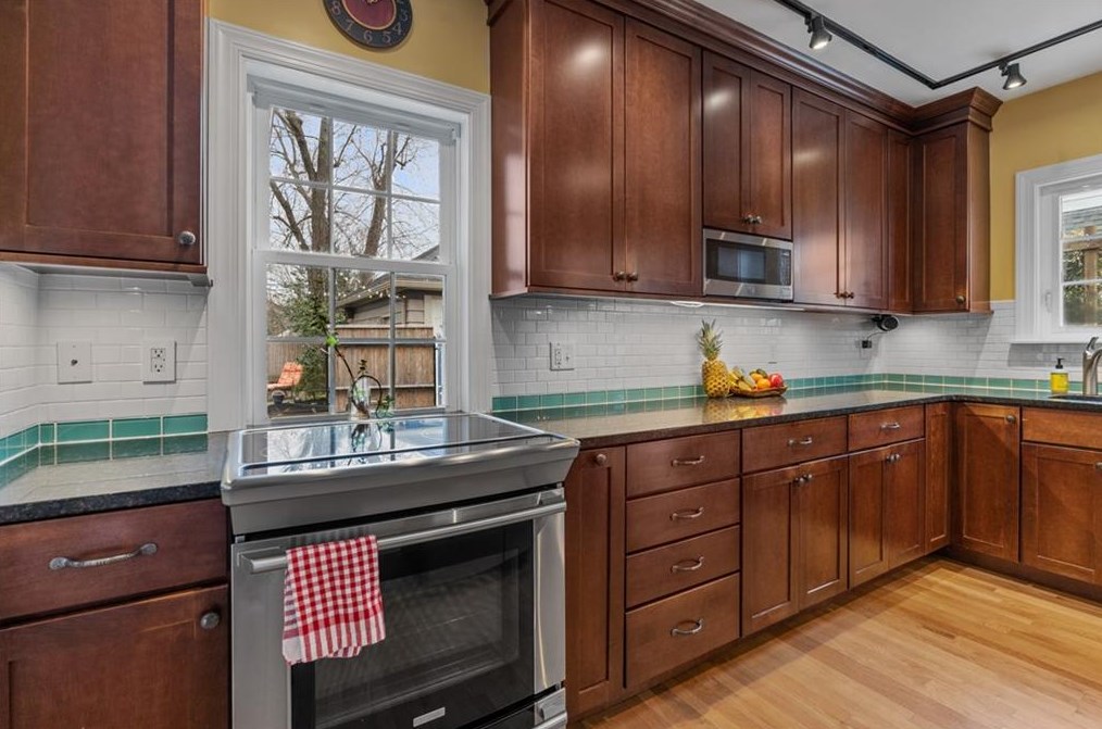 128 Shirley Blvd, Cranston RI 02910-3326 exterior