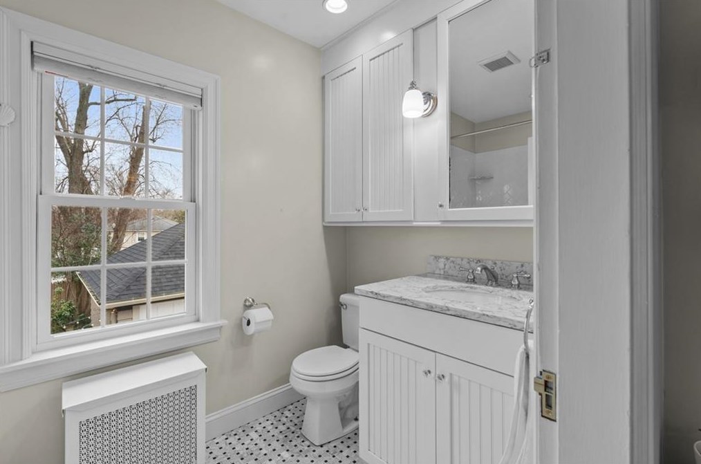 128 Shirley Blvd, Cranston RI 02910-3326 exterior