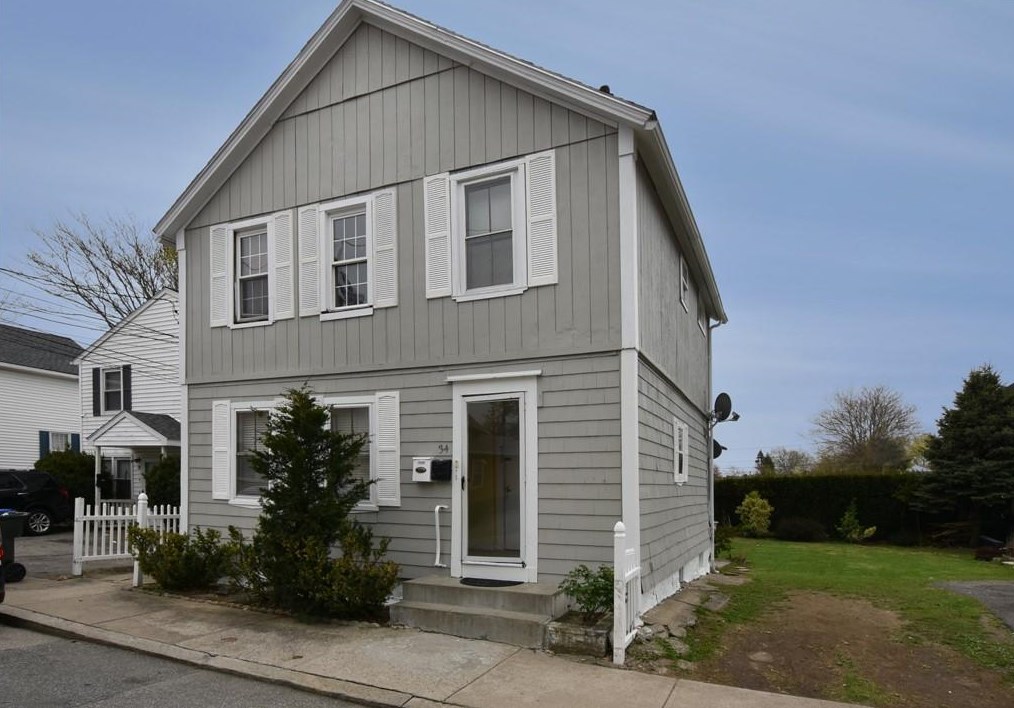 34 Maynard St, North Providence, RI 02909