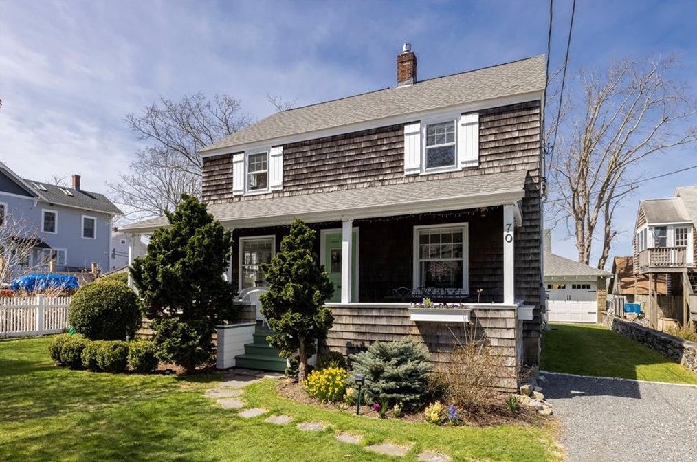 70 Howland Ave, Jamestown, RI 02835-1248