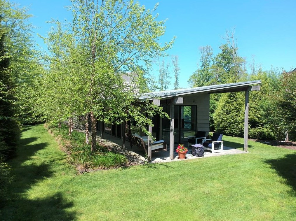 75 Blueberry Ln, Jamestown RI 02835-2901 exterior