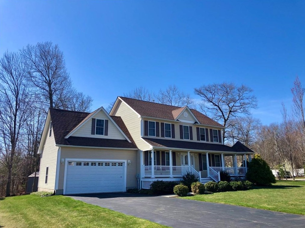 3 Gray Coach Ln, Cranston, RI 02921-3450