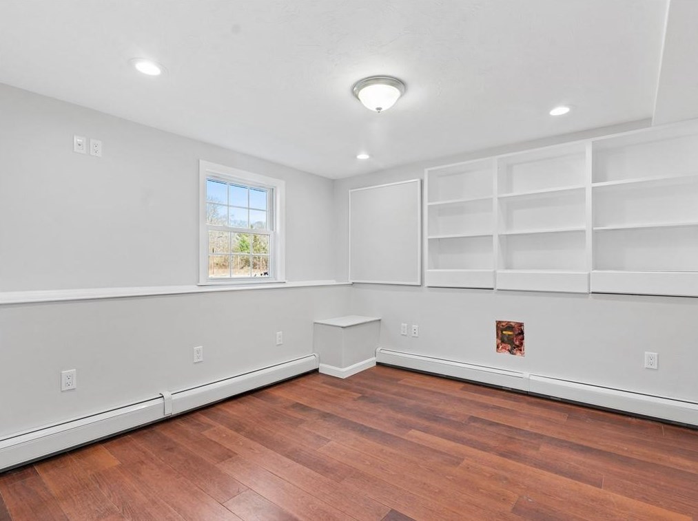 515 Forbes St, East Providence RI  02915-1610 exterior