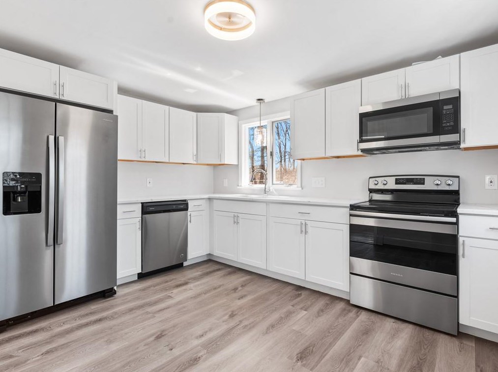 515 Forbes St, East Providence RI  02915-1610 exterior