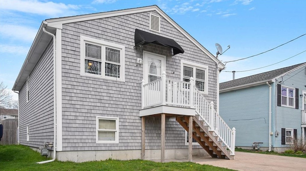 108 Branch Ave, Cumberland, RI 02864