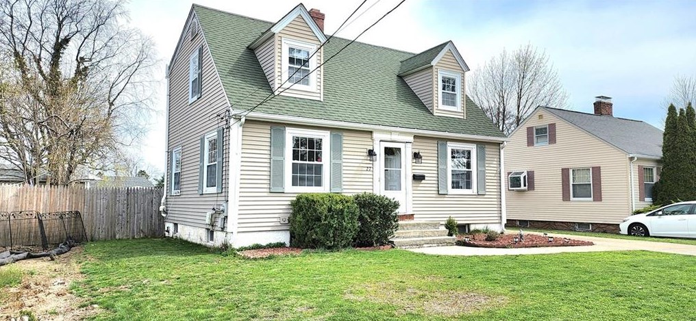 27 Garland Ave, Cranston, RI 02910-4247
