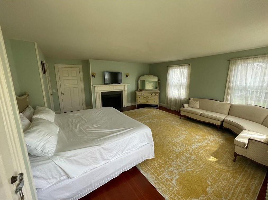 45 Woodlawn Ave, Bristol RI  02809-3009 exterior