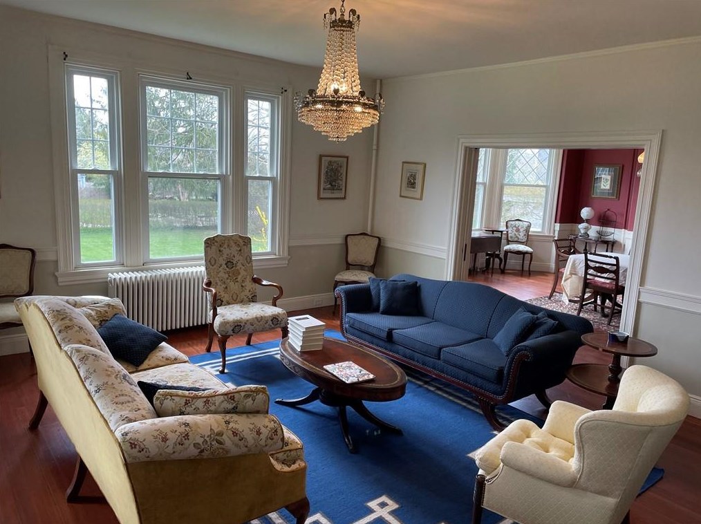 45 Woodlawn Ave, Bristol RI  02809-3009 exterior