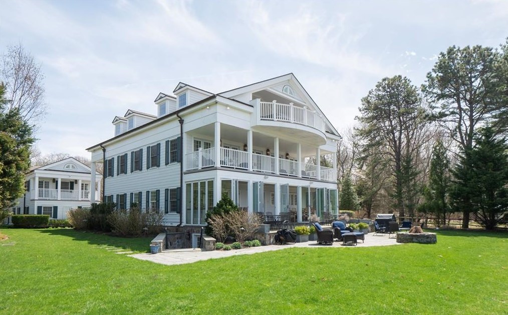 1235 N Main Rd, Jamestown, RI 02835