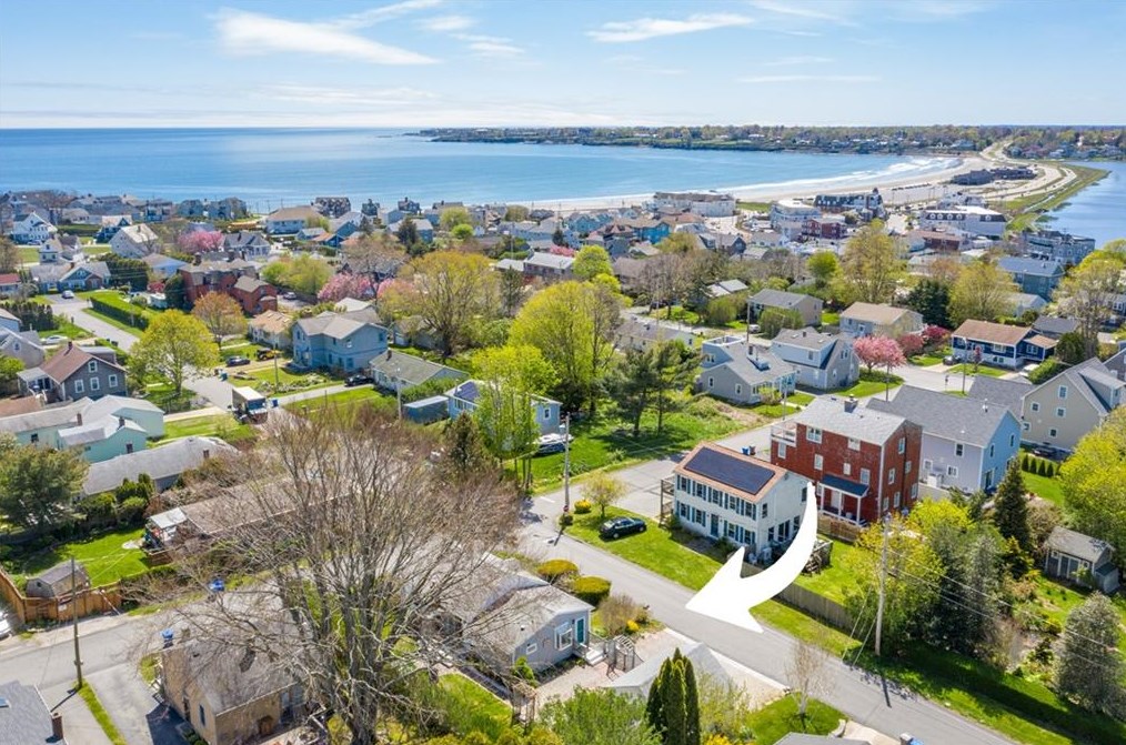 57 Renfrew Ave, Middletown, RI 02842