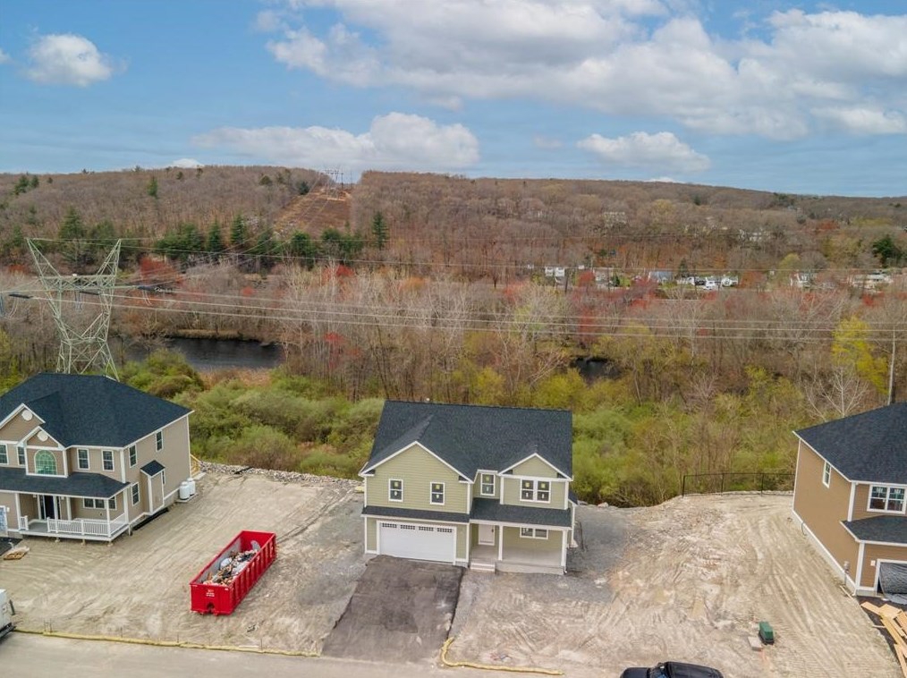 459 Louise St, Woonsocket, RI 02895