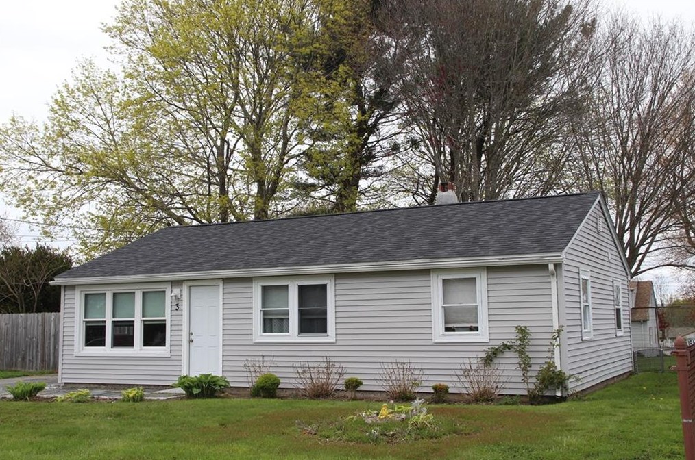 3 Scott Ln, Bristol, RI 02809 exterior