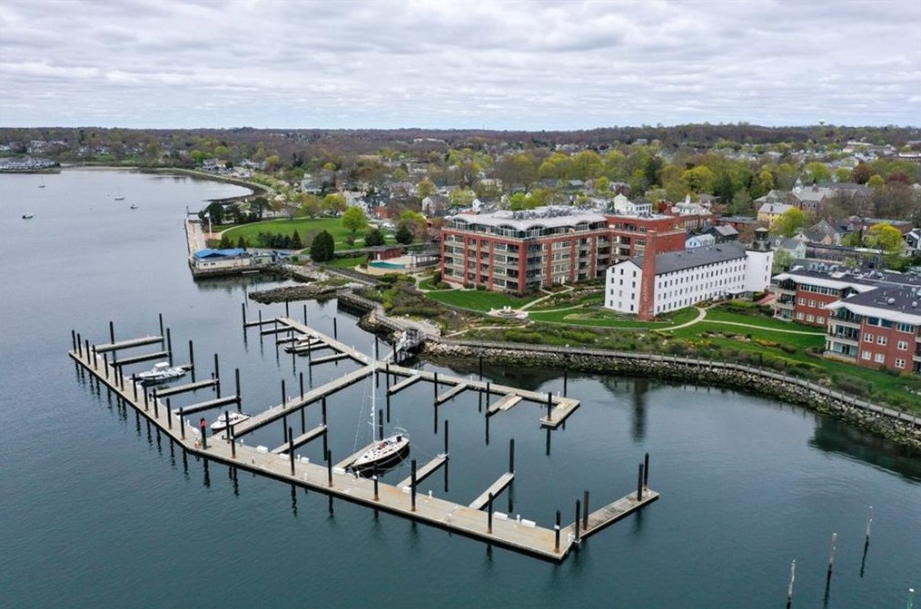345 Thames St #203n, Bristol, RI 02809