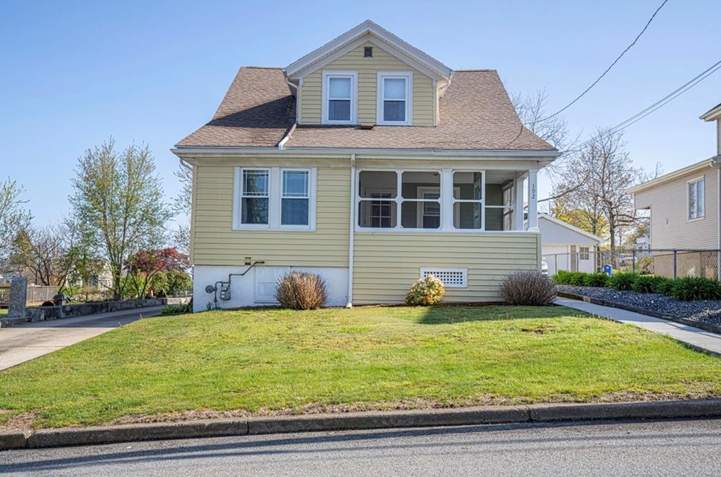 192 Hilton St, Tiverton, RI 02878