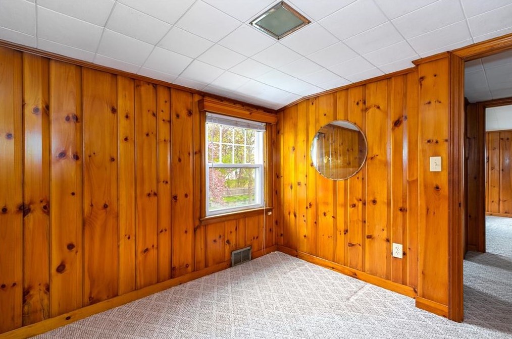 11 Fairway Dr, Cranston RI 02920-2610 exterior