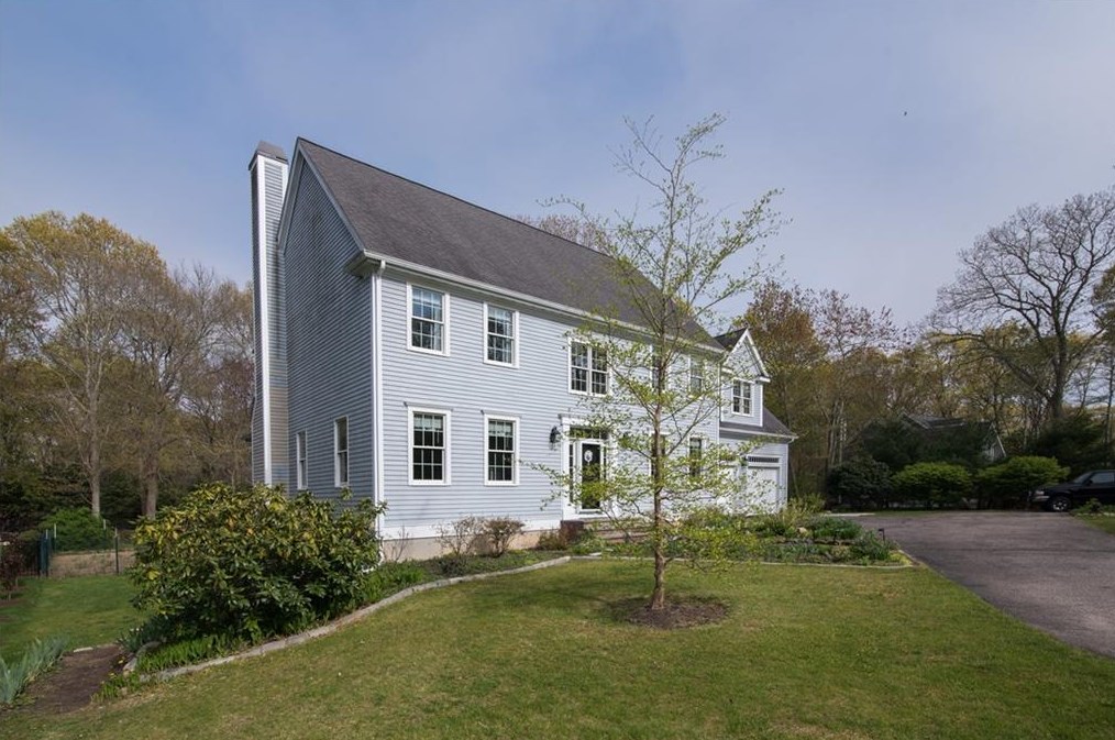 27 Sycamore Ln, South Kingstown, RI 02874