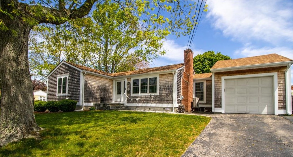 11 Cardi Cir, Cranston, RI 02920 exterior