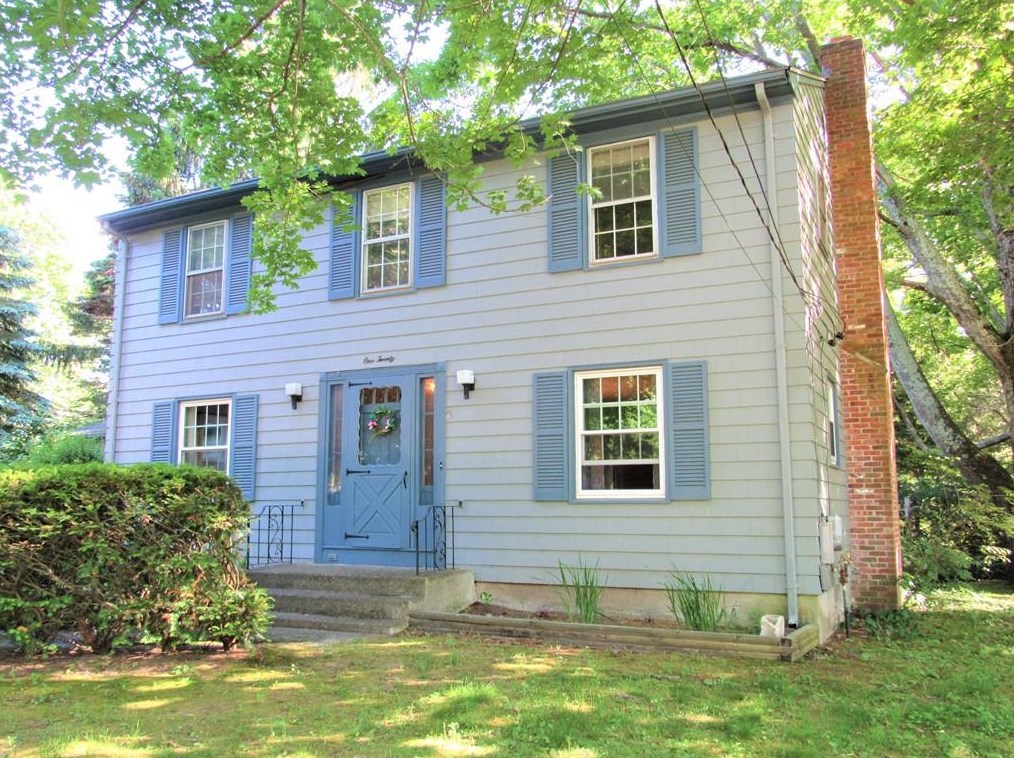 120 Old River Rd, Lincoln, RI 02865