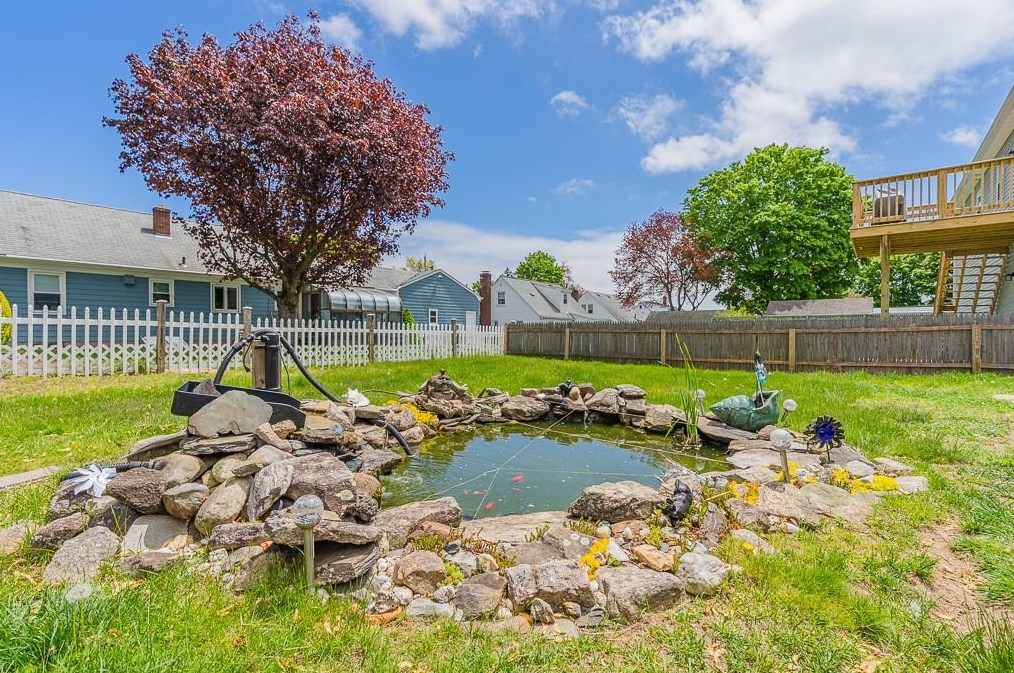 120 Frst Ave, Cranston RI 02910-5510 exterior