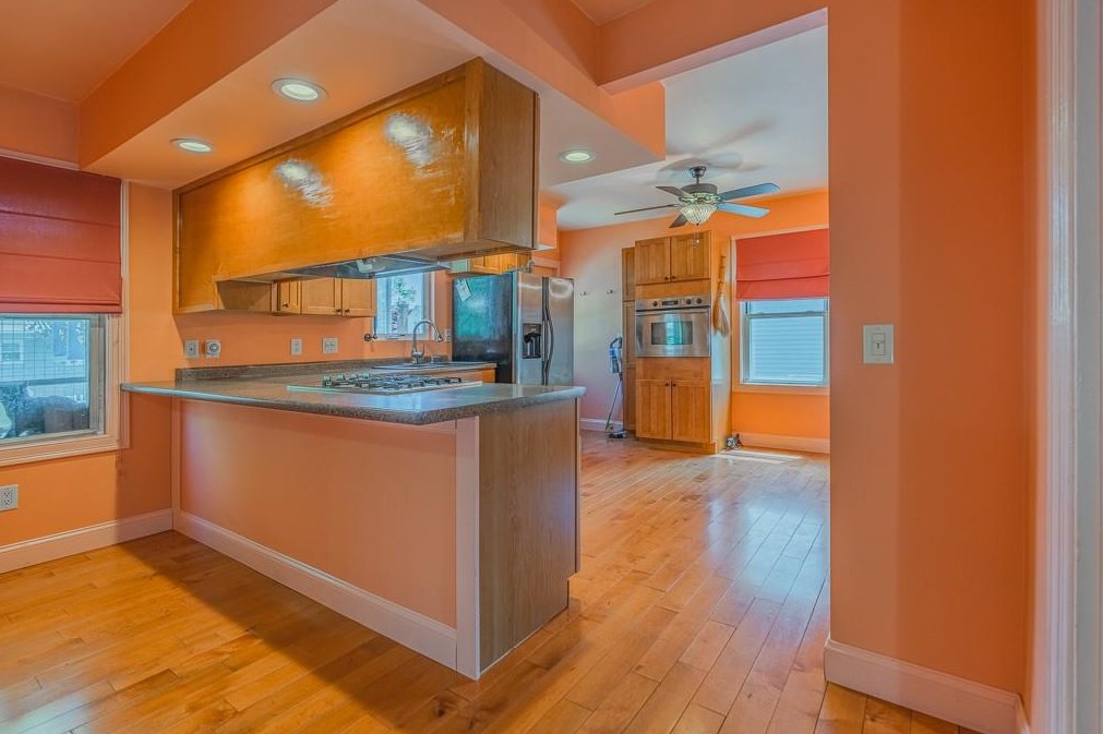 120 Frst Ave, Cranston RI 02910-5510 exterior