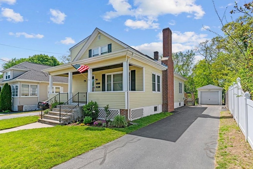 265 Knollwood Ave, Cranston, RI 02910