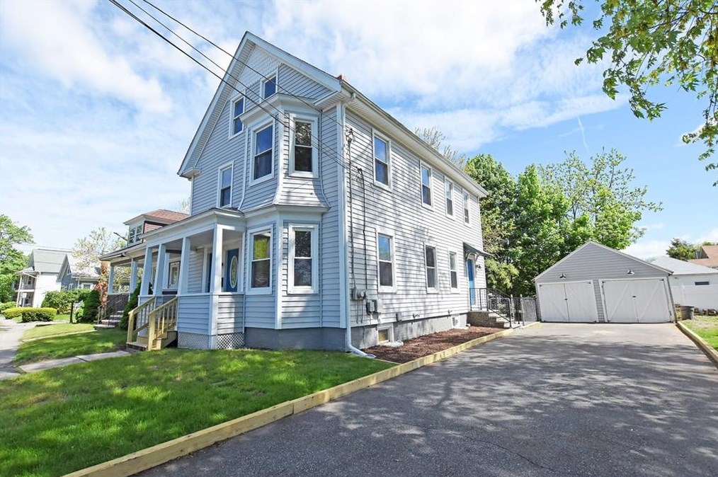 84 Centre St, East Providence, RI 02916-3108