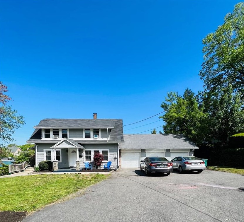 28 Gaskill St, Woonsocket, RI 02895