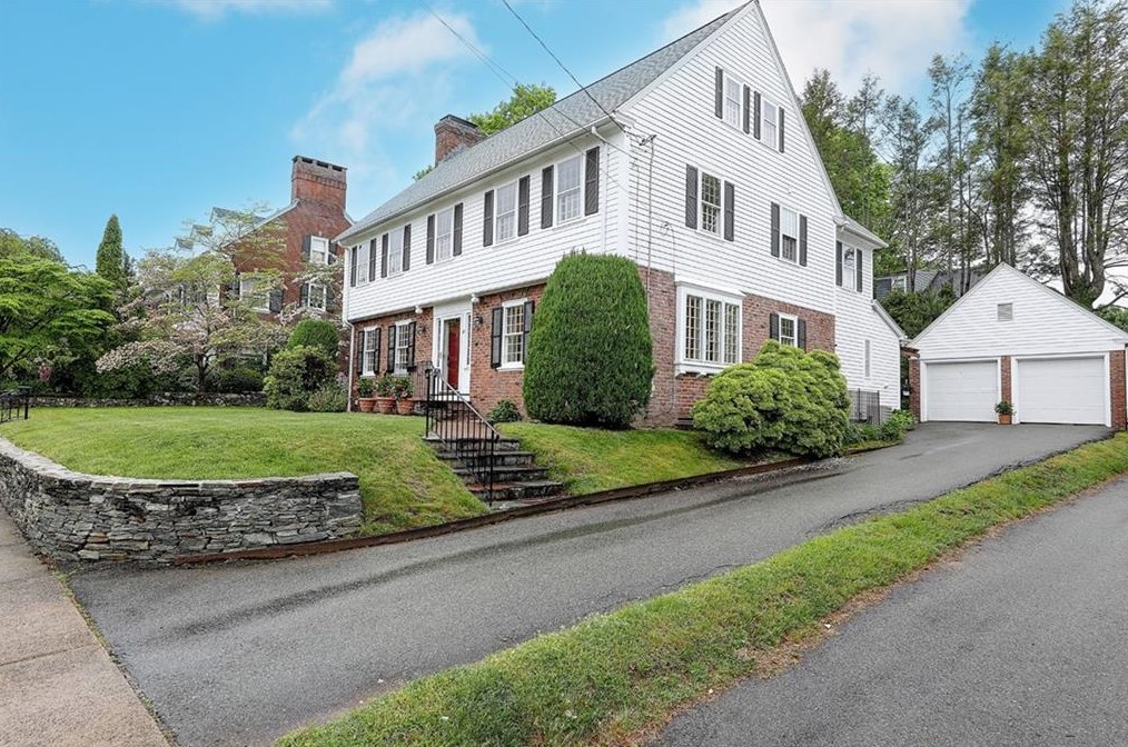 45 Dryden Ave, Pawtucket, RI 02860-5720