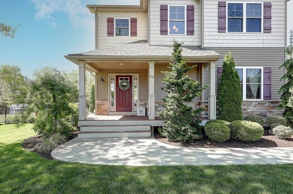 54 Teakwood Dr, Coventry, RI 02816