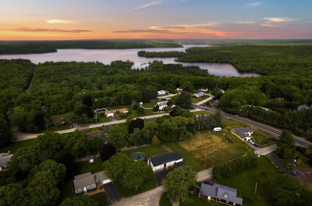 11 Set N Sun Dr, Scituate RI  02831-1828 exterior