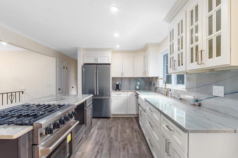 11 Set N Sun Dr, Scituate RI  02831-1828 exterior