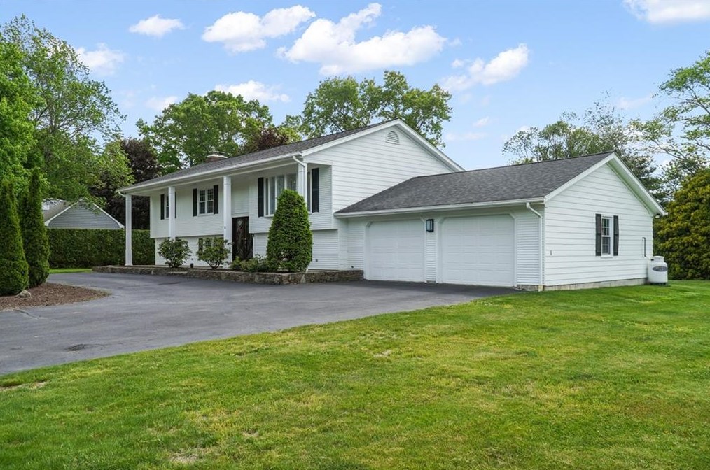11 Set N Sun Dr, Scituate, RI 02831