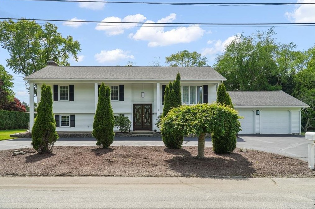 11 Set N Sun Dr, Scituate RI  02831-1828 exterior